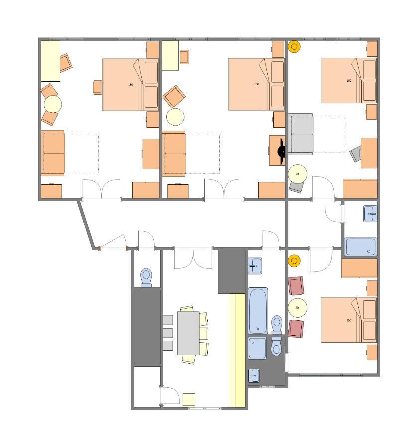 4 Bedrooms 130M2 Apartment At The Main City Square プラハ エクステリア 写真